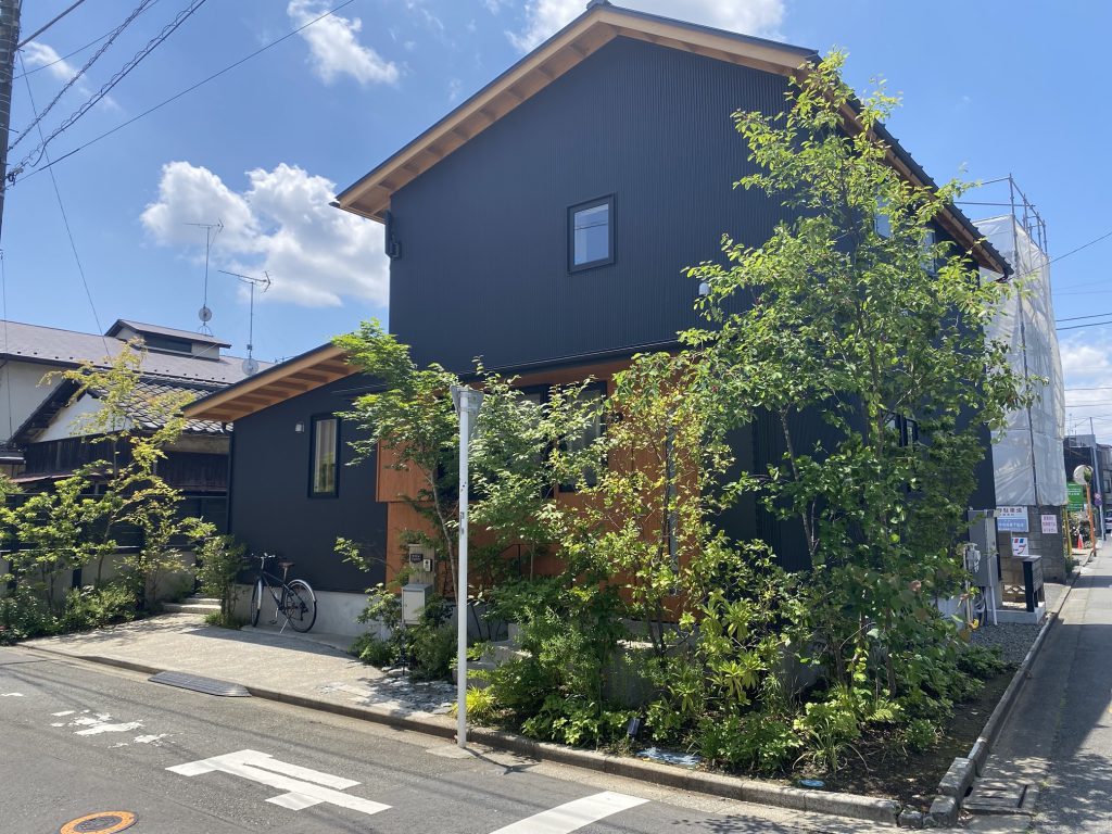 上水南町の庭