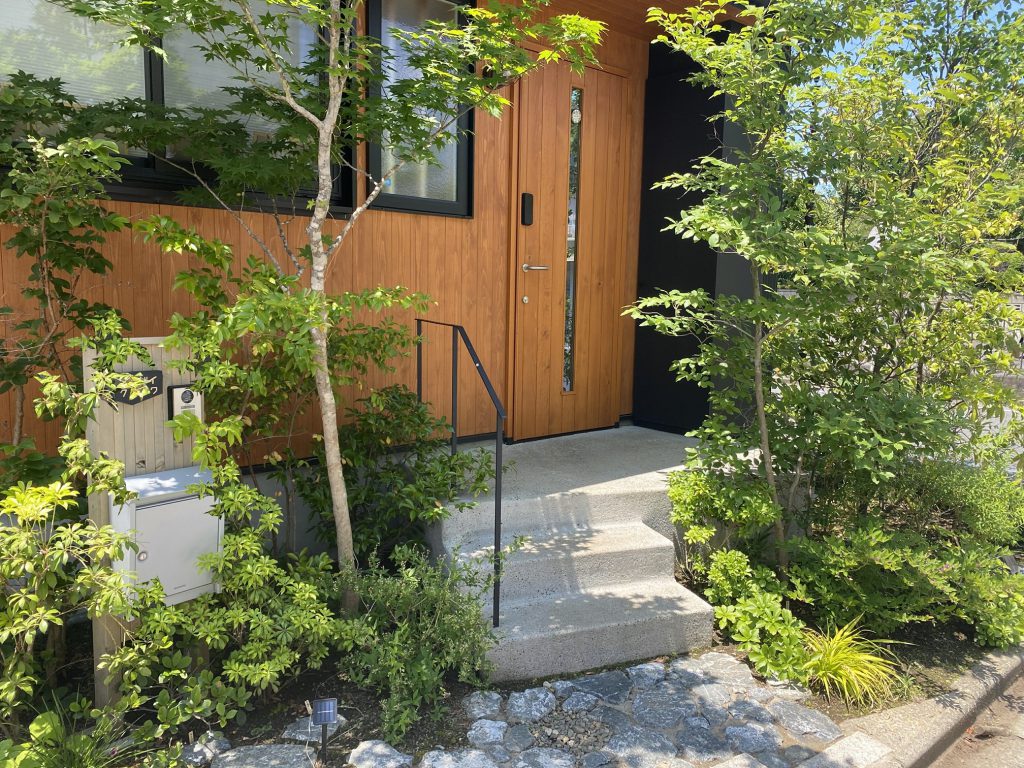 上水南町の庭