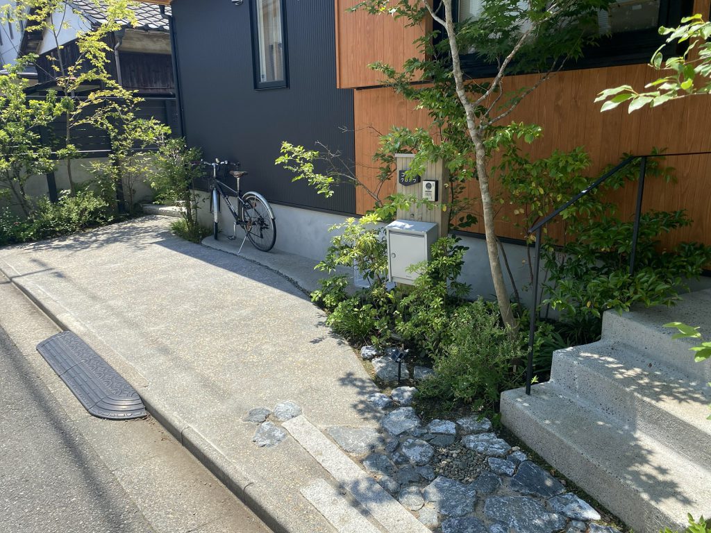 上水南町の庭