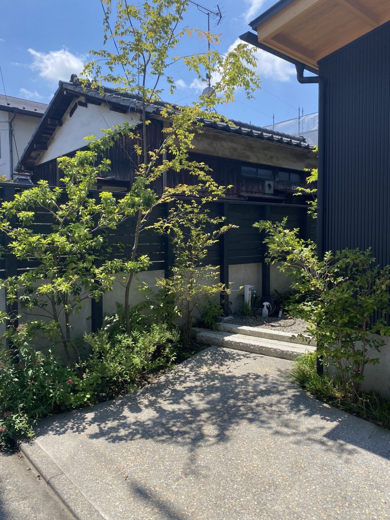 上水南町の庭